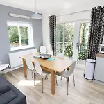 Semesterbostad Wysteria *